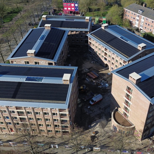Aluminium bouwproducten Meilof Riks bv geeft woongebouwen IJdoornschool traditionele uitstraling
